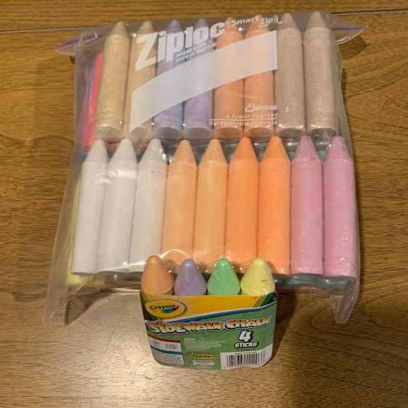 Crayola Sidewalk Chalk, 56 Pieces, 4-9 count new, 2-8 count new & 1-4 count new - Picture 3 of 9
